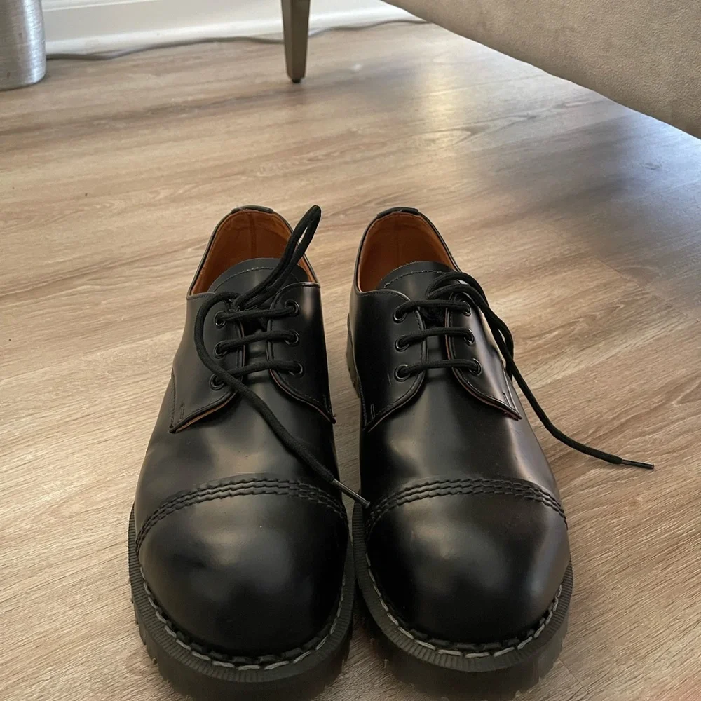 All Saints Black Leather Oxfords - Picture 2 of 8